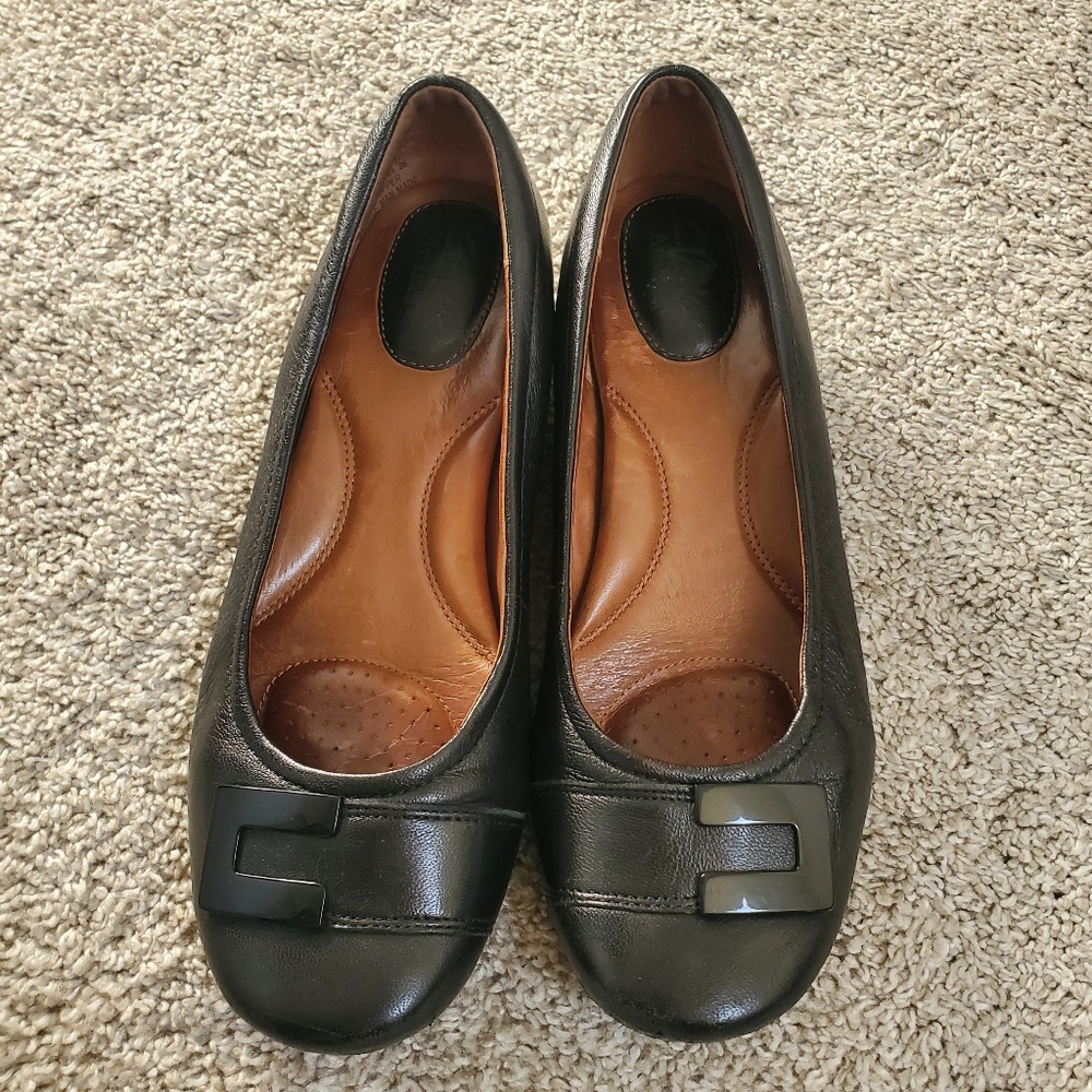 Clarks Artisan Concert Choir Black Leather Flats | Women's Size 7.5 M